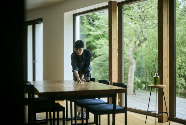 大掃除は“香りで整える”。Komonsの頼れるクリーナーシリーズ。- 送料無料キャンペーン実施中！